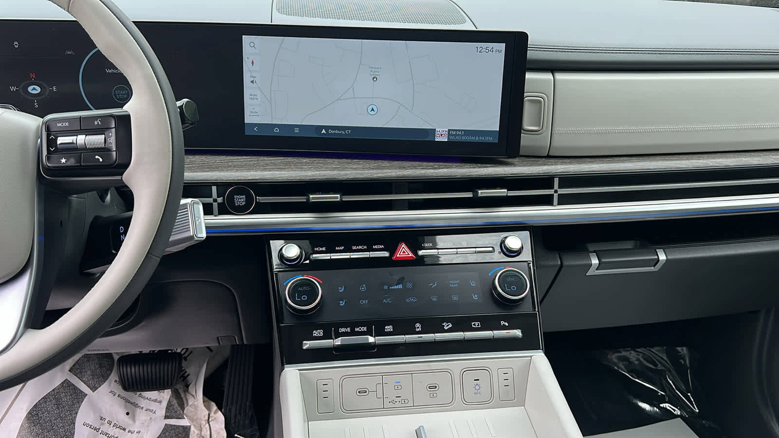 Used 2025 Hyundai Santa Fe Calligraphy image 21