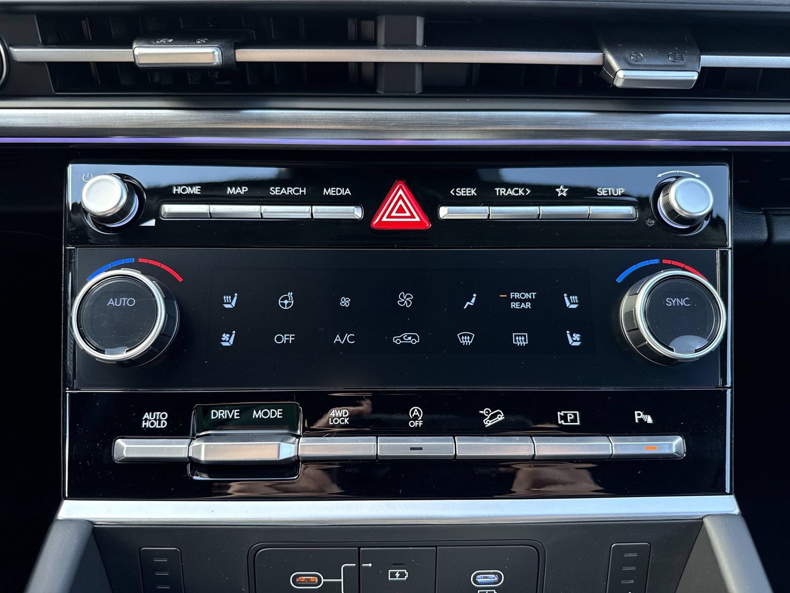 Certified 2026 Hyundai Santa Fe Limited AWD/4WD image 23