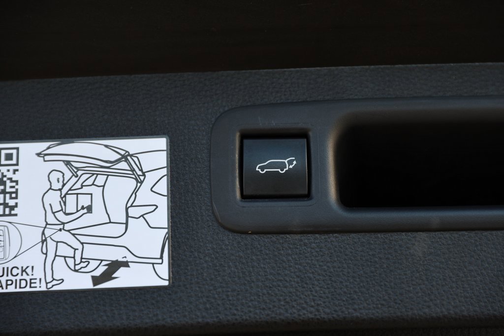 Used 2021 Toyota Highlander Platinum image 10