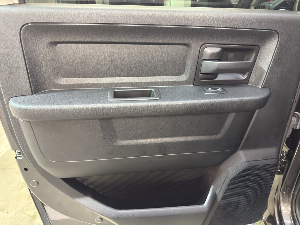 Used 2018 RAM 2500 Tradesman w/ Chrome Appearance Group AWD/4WD image 25