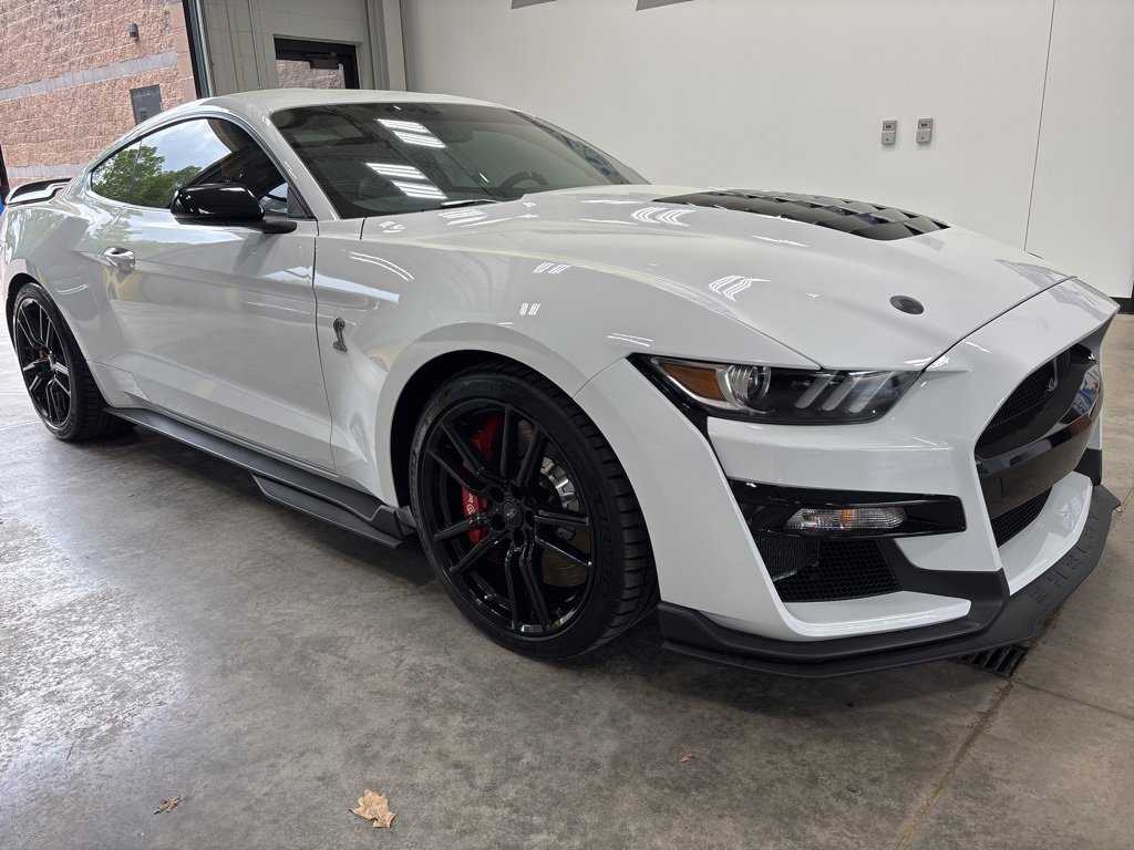 Used 2022 Ford Mustang Shelby GT500 w/ Technology Package image 2
