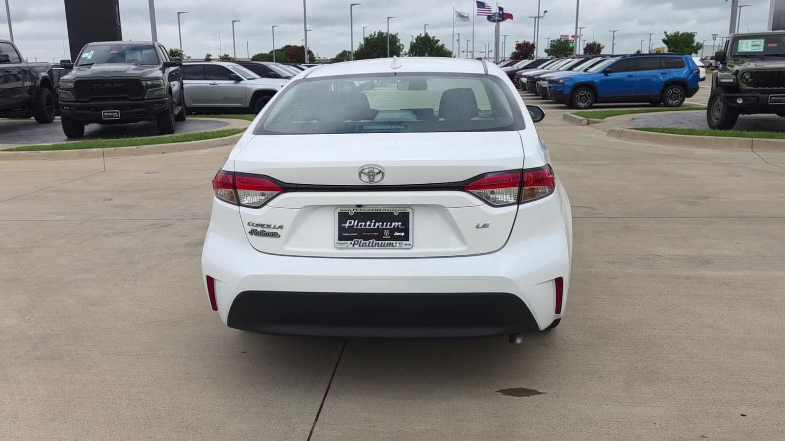Used 2024 Toyota Corolla LE FWD image 8