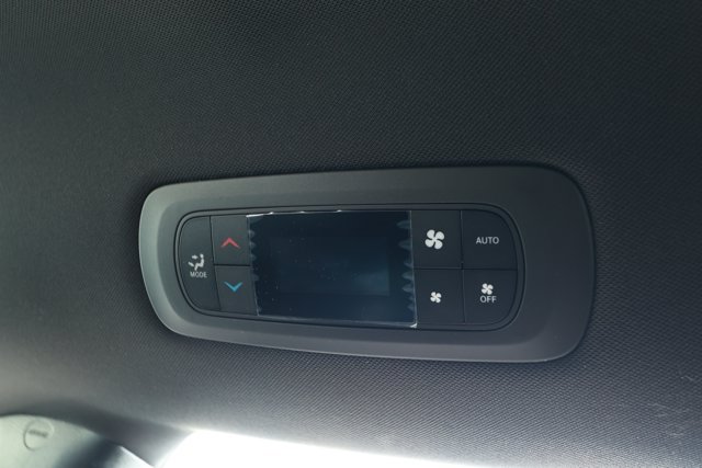 New 2027 Chrysler Pacifica Select FWD image 30