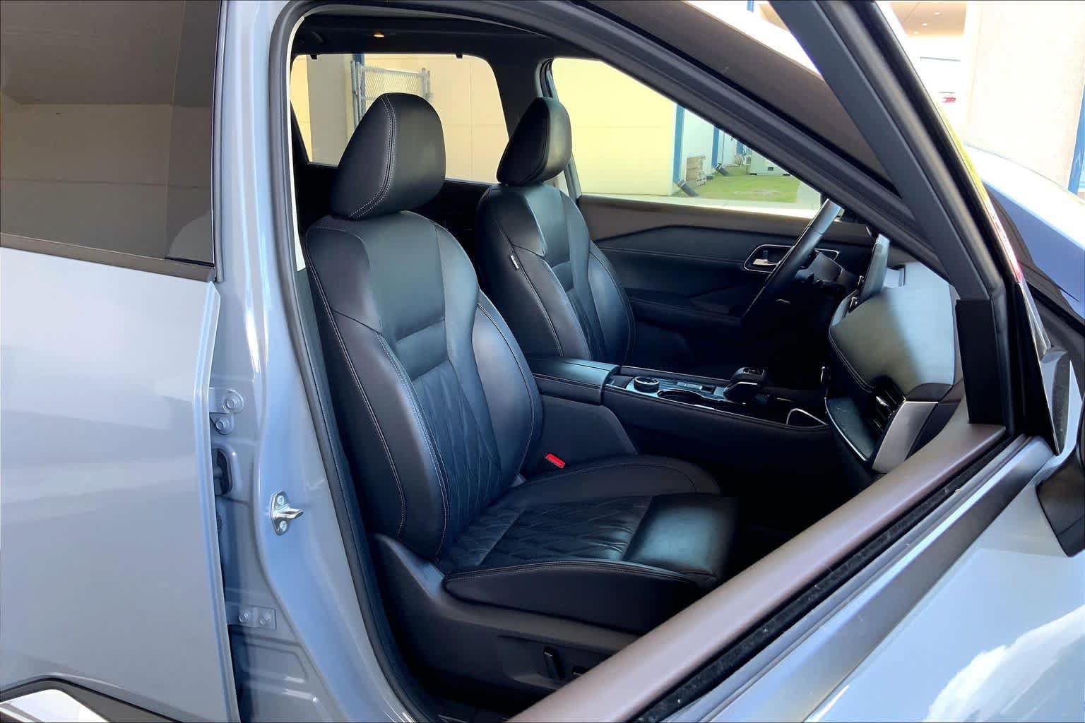 Used 2023 Nissan Rogue SV AWD/4WD image 9