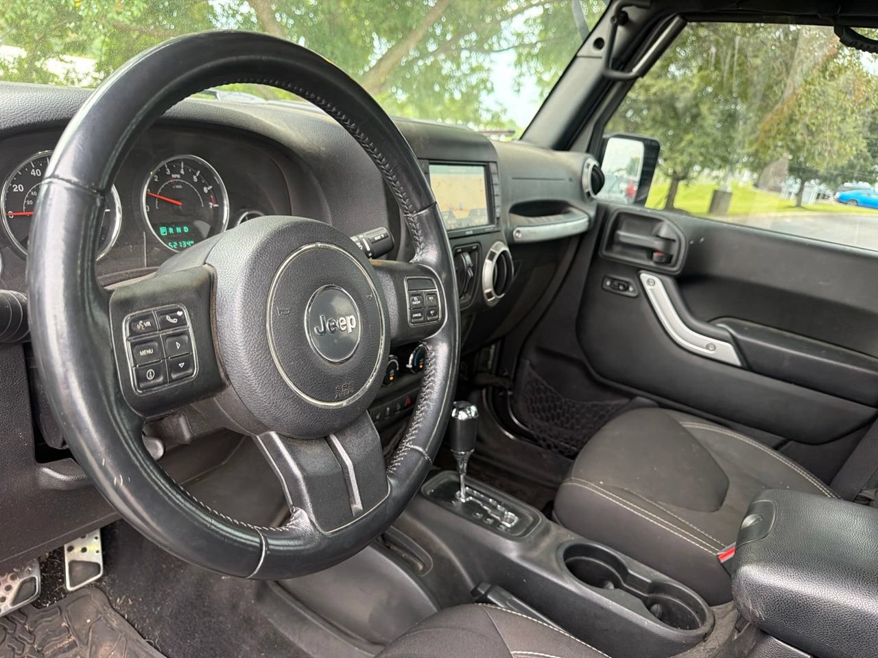 Used 2017 Jeep Wrangler Unlimited Rubicon w/ Cold Weather Group AWD/4WD image 12