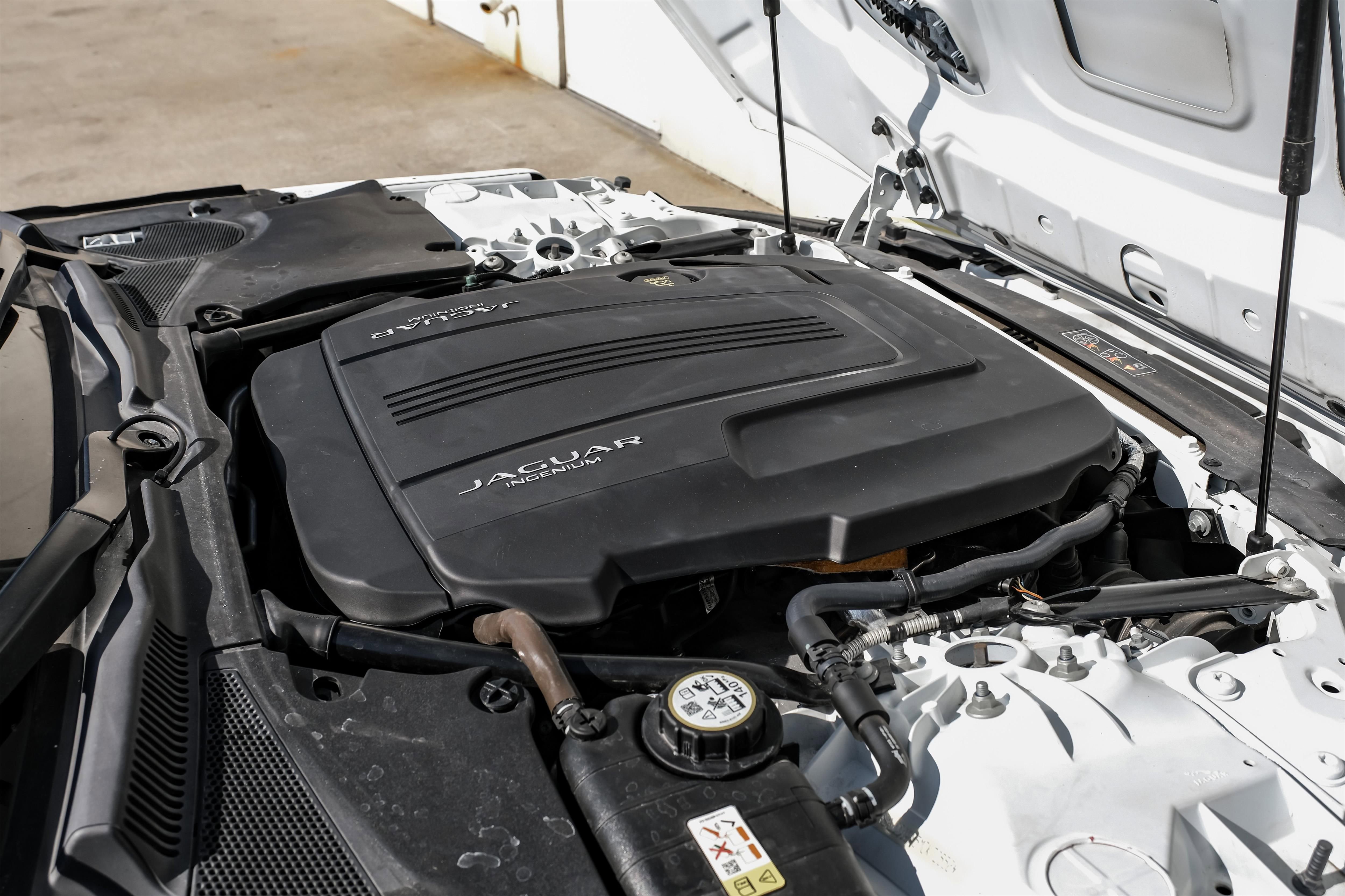 Used 2021 Jaguar F-TYPE Coupe image 44