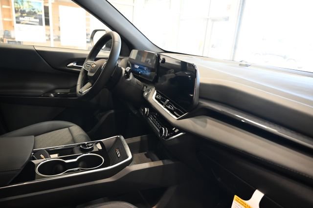 New 2026 Chevrolet Equinox LT w/ Convenience Package II FWD image 13