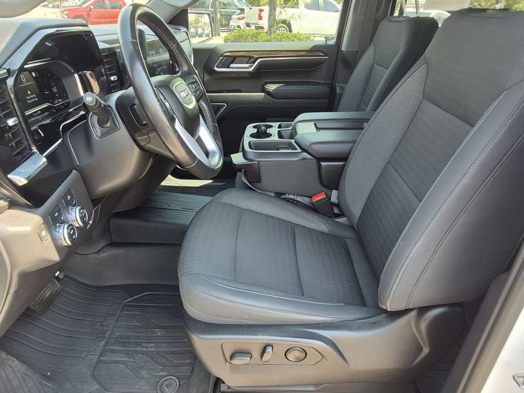 Certified 2022 GMC Sierra 1500 Elevation w/ LPO, Elevation Black Package AWD/4WD image 8