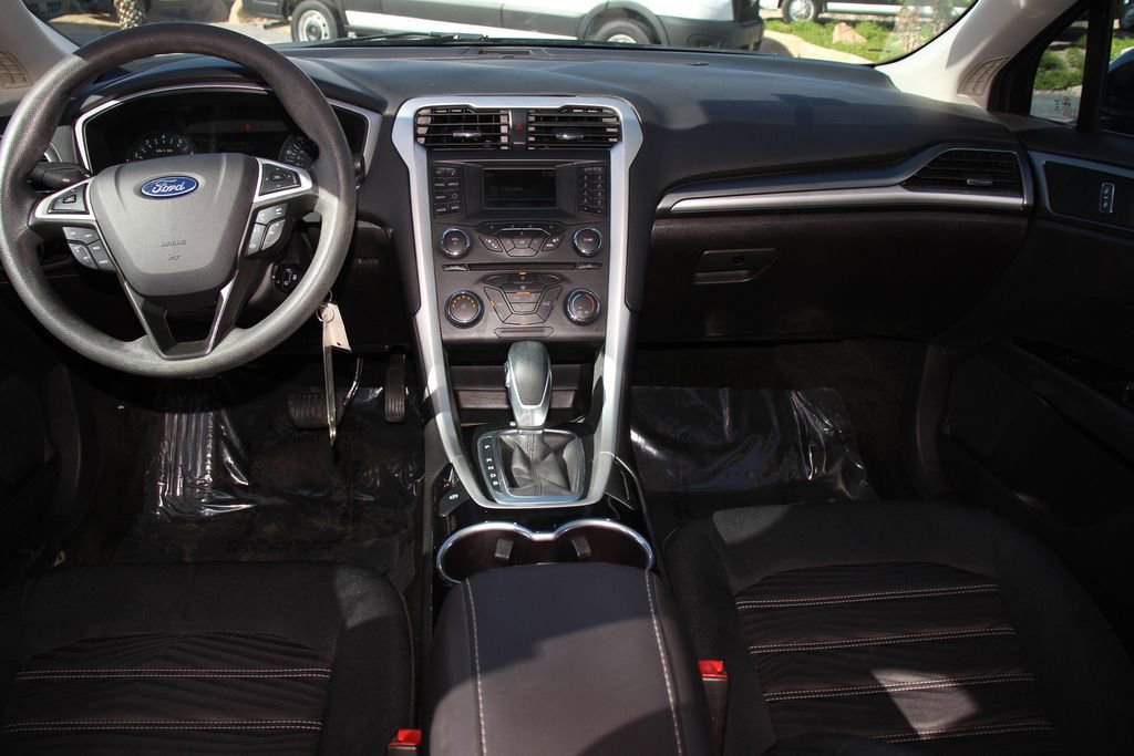 Used 2016 Ford Fusion SE image 17