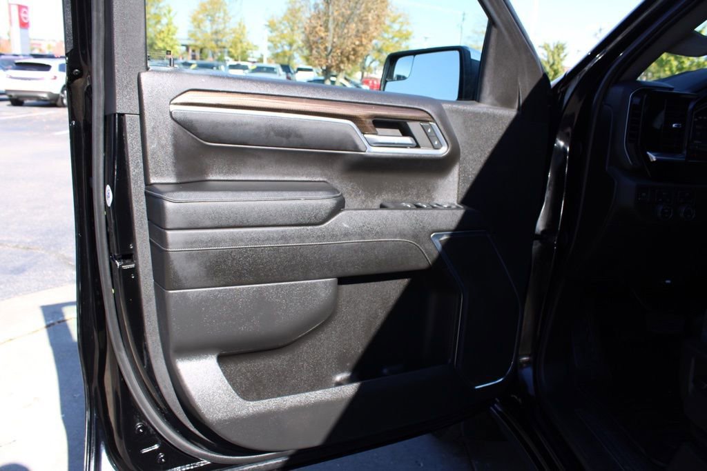 Used 2023 Chevrolet Silverado 1500 LT image 17