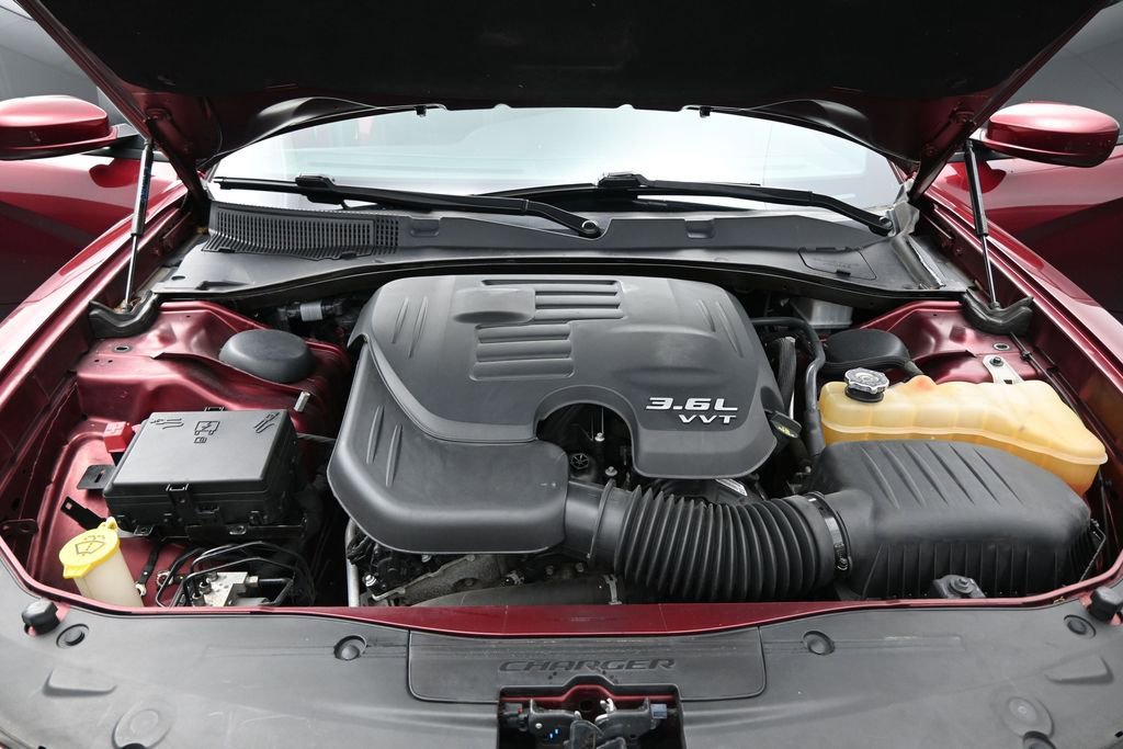 Used 2019 Dodge Charger SXT RWD image 25