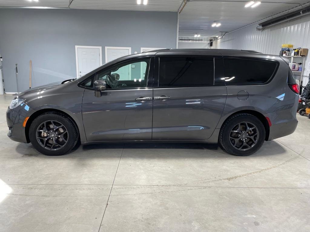 Used 2019 Chrysler Pacifica Limited w/ Advanced Safetytec Group image 4