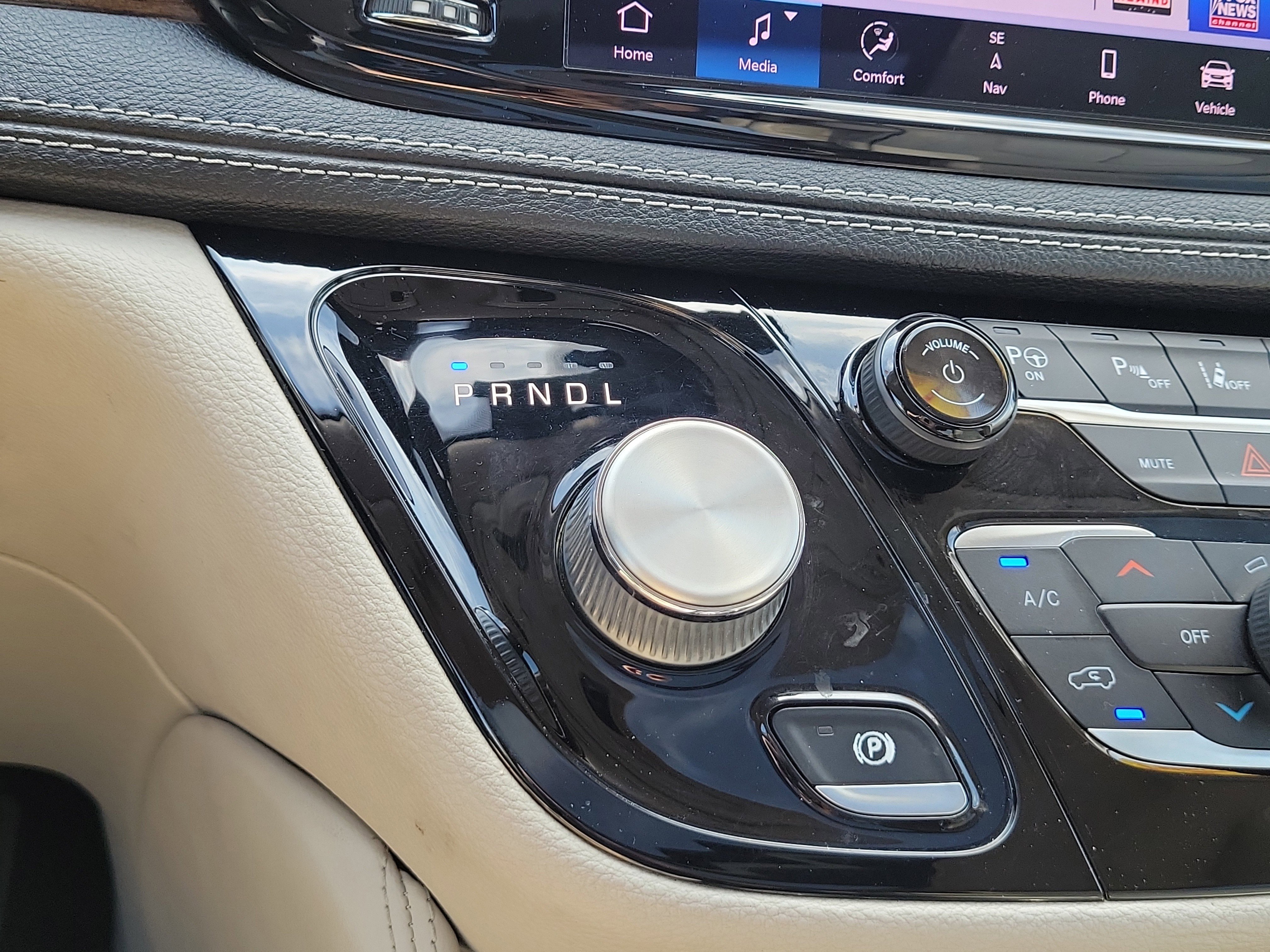 Used 2021 Chrysler Pacifica Limited w/ Premium & Safety Sphere Group image 35