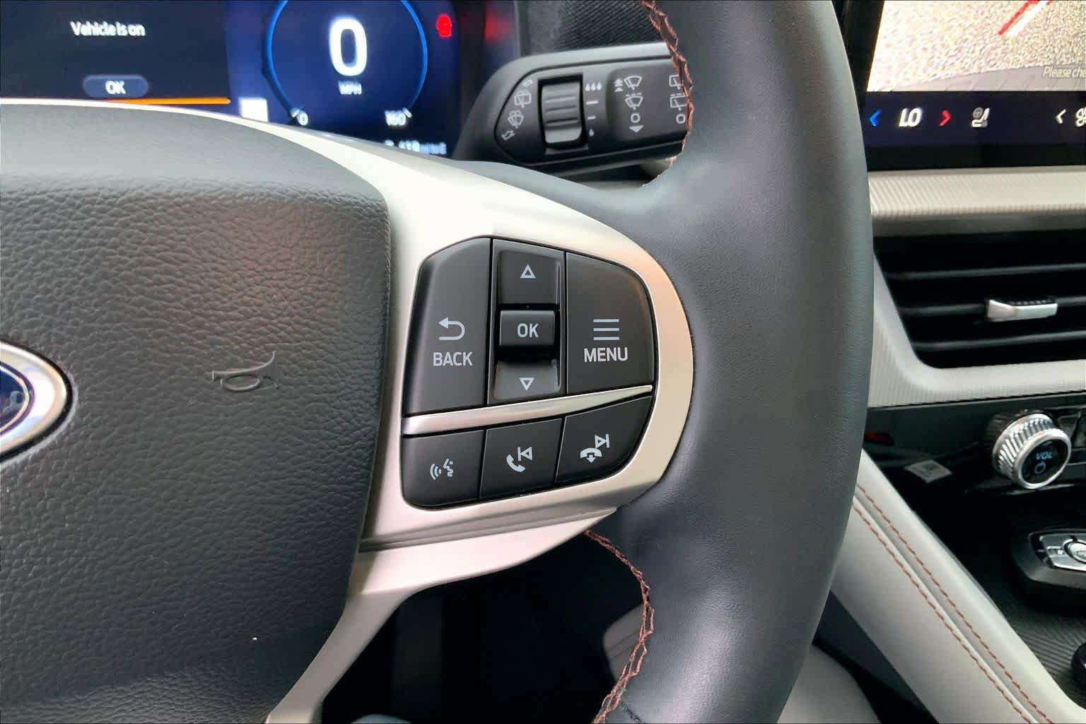 Used 2025 Ford Explorer Active w/ Active Comfort Package RWD image 24