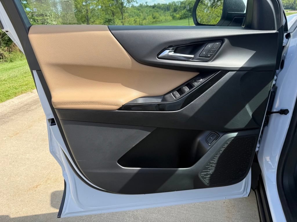 New 2027 Chevrolet Equinox ACTIV w/ Convenience Package III FWD image 27