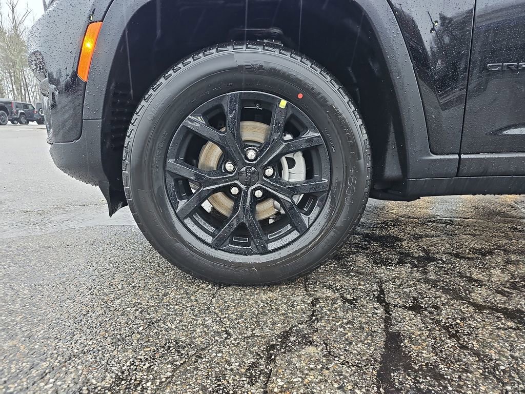 New 2025 Jeep Grand Cherokee Laredo image 28