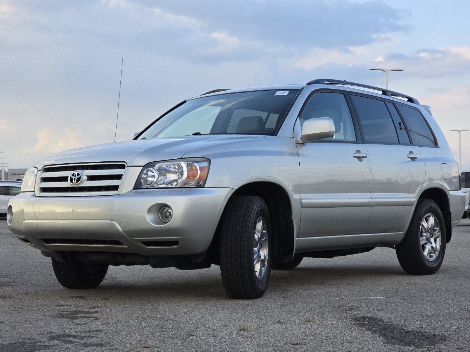 Used 2005 Toyota Highlander 2WD V6 w/ 3rd Row image 9