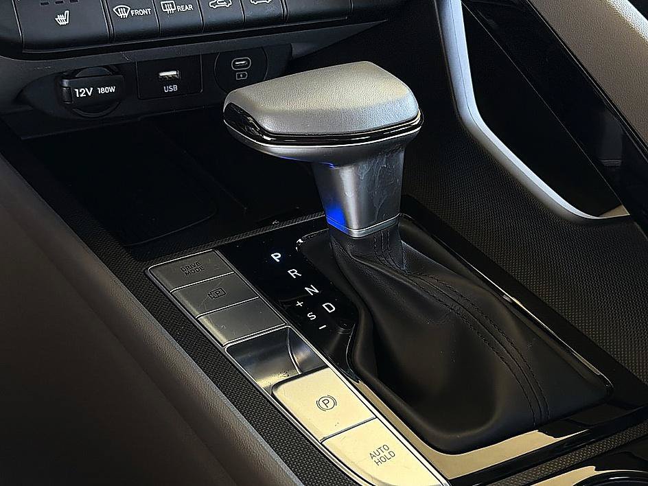 Certified 2025 Hyundai Elantra SEL FWD image 16