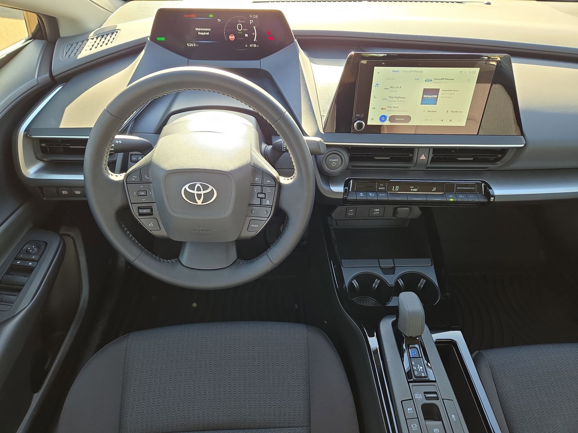 Used 2025 Toyota Prius LE FWD image 14