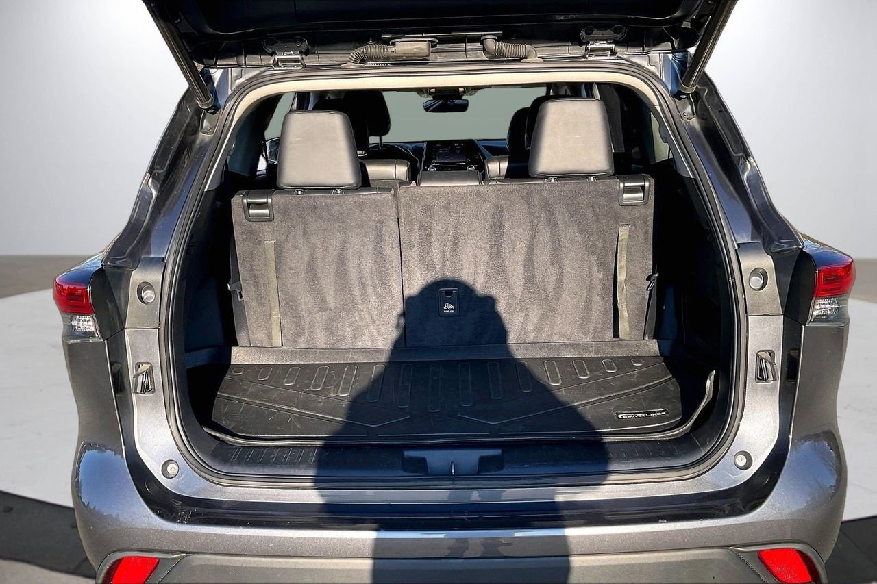 Used 2022 Toyota Highlander XLE image 27