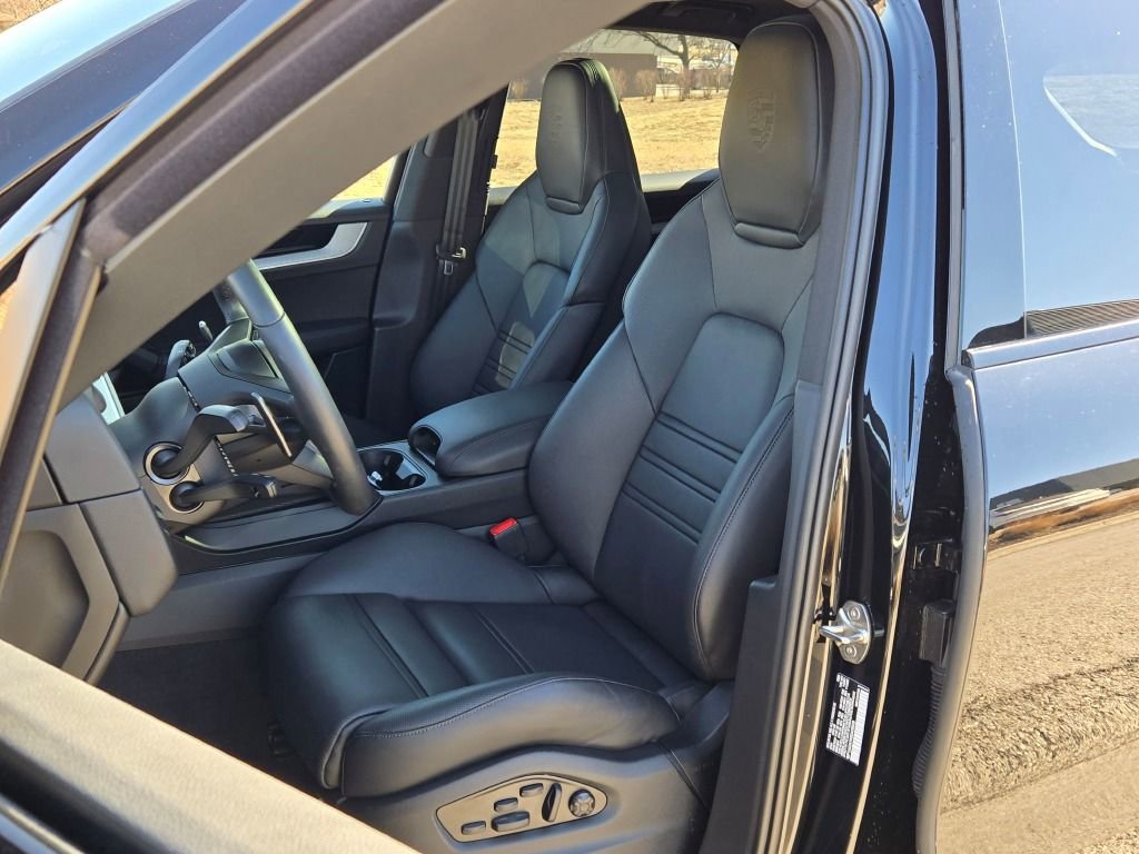 Certified 2025 Porsche Cayenne image 5