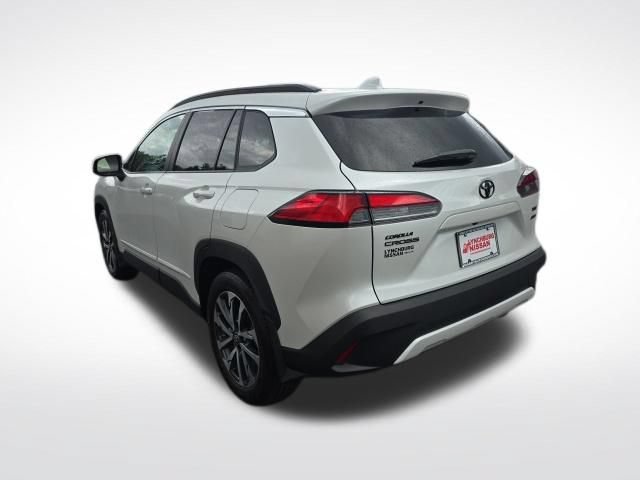 Used 2024 Toyota Corolla Cross XLE w/ Convenience Package AWD/4WD image 3