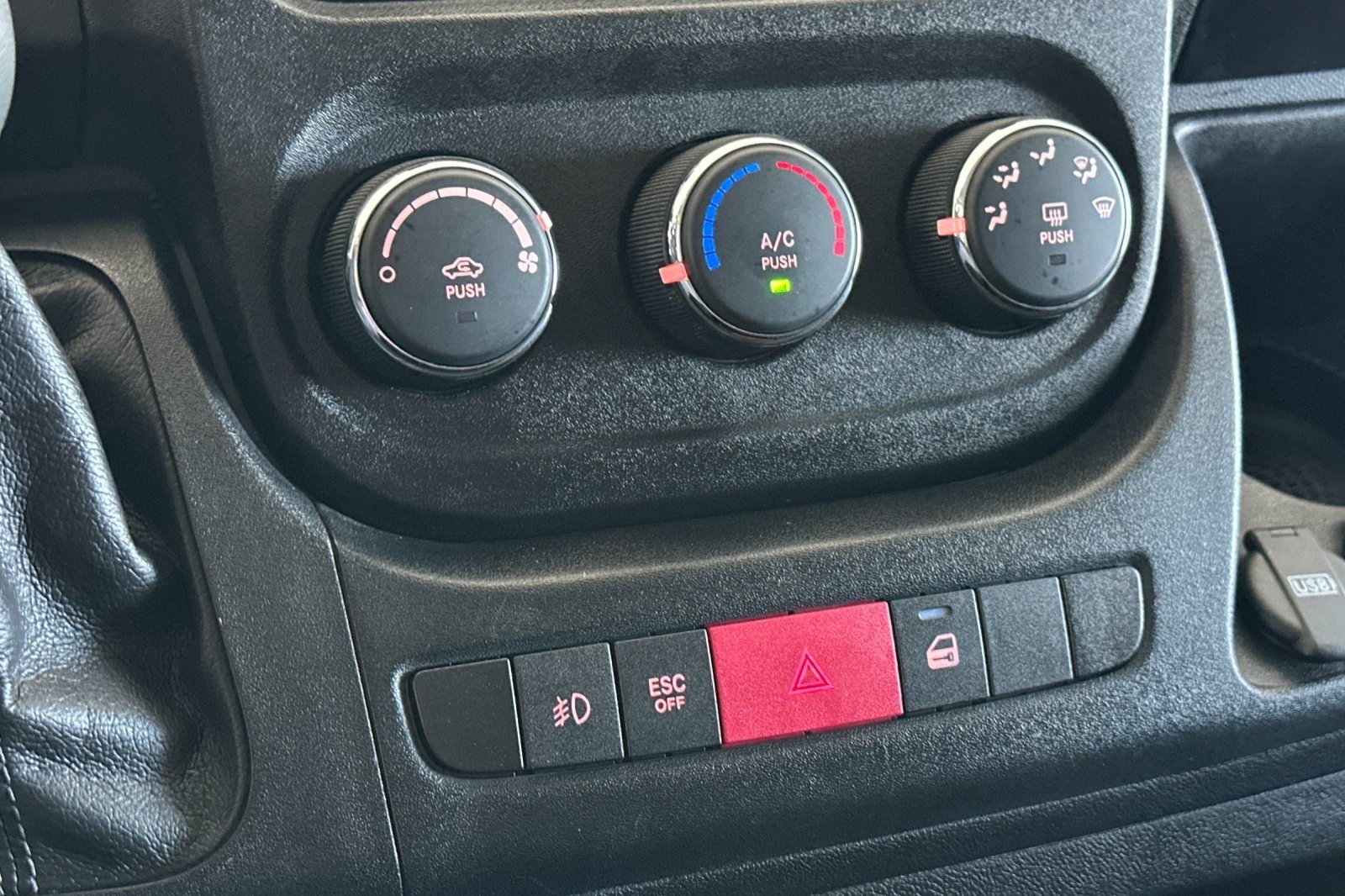 Used 2021 RAM ProMaster 1500 w/ Premium Appearance Group FWD image 19