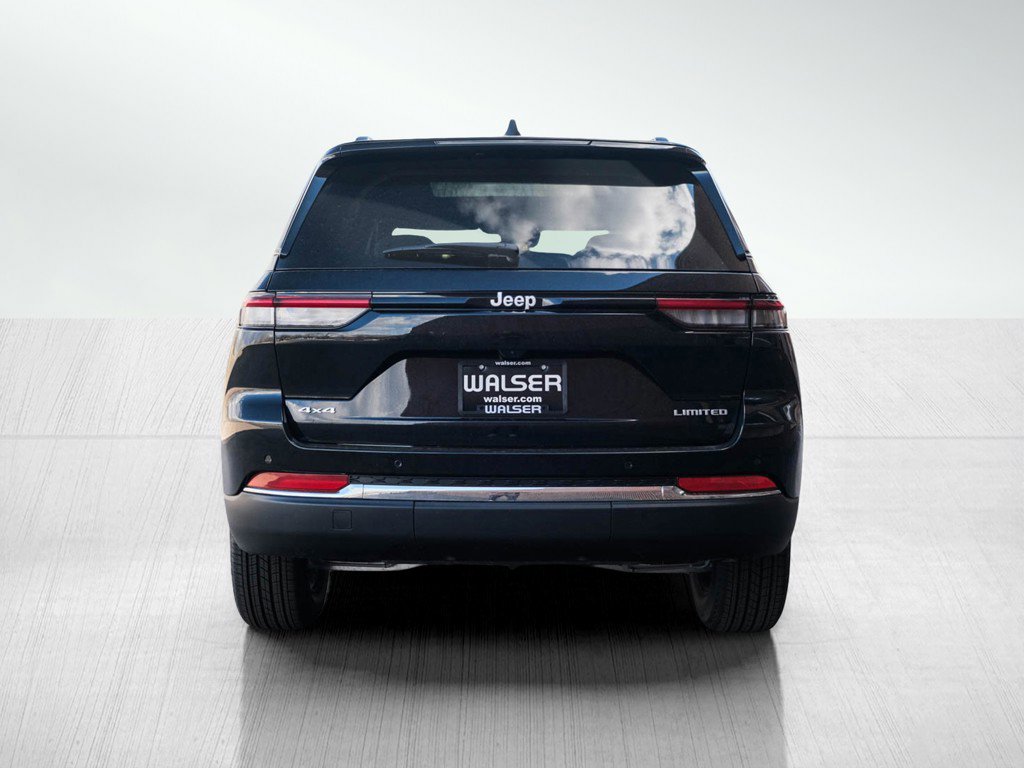 New 2025 Jeep Grand Cherokee Limited w/ Trailer Tow Package AWD/4WD image 5