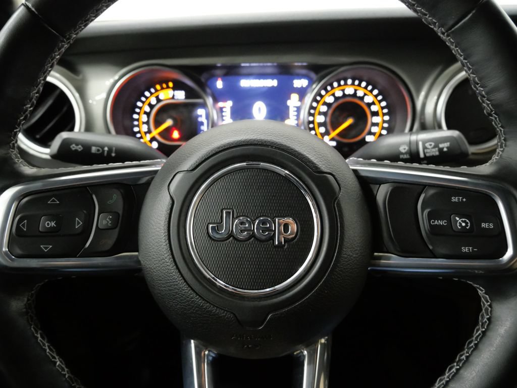 Used 2022 Jeep Wrangler Unlimited Sahara w/ Cold Weather Group AWD/4WD image 16