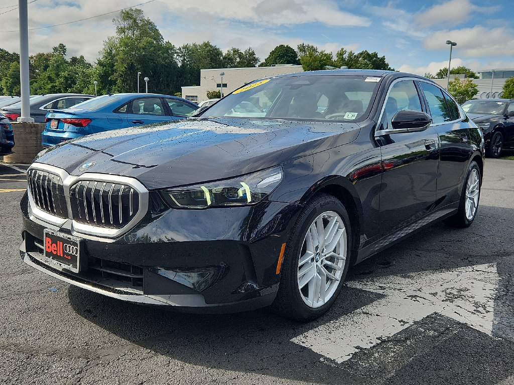 Used 2025 BMW 540i xDrive w/ Premium Package AWD/4WD image 9