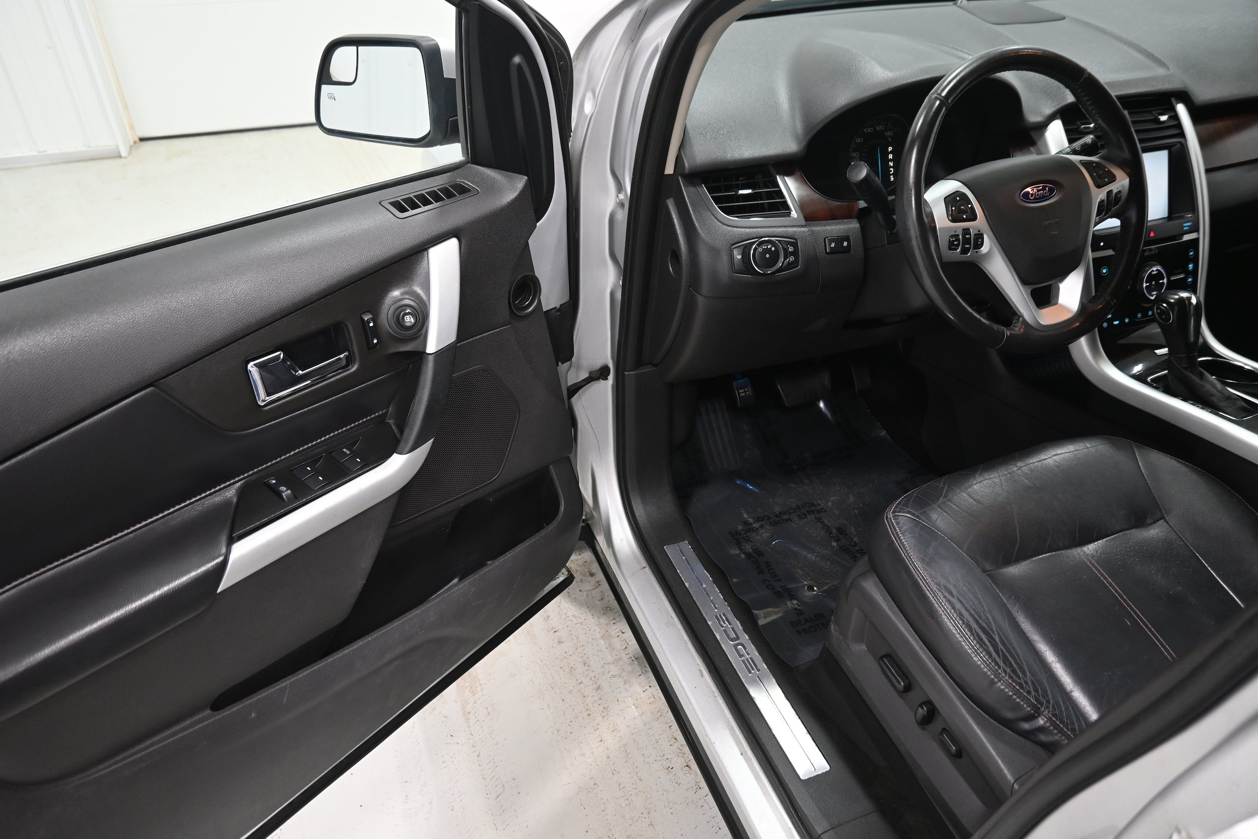 Used 2013 Ford Edge Limited FWD image 3