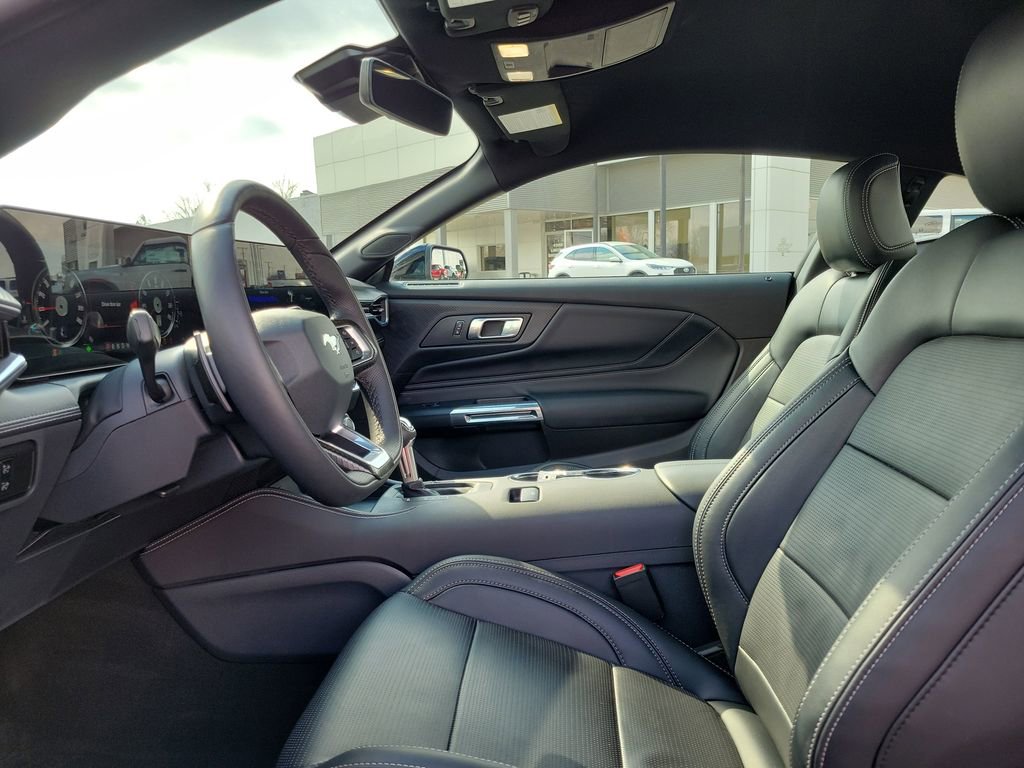 Used 2025 Ford Mustang GT Premium image 14