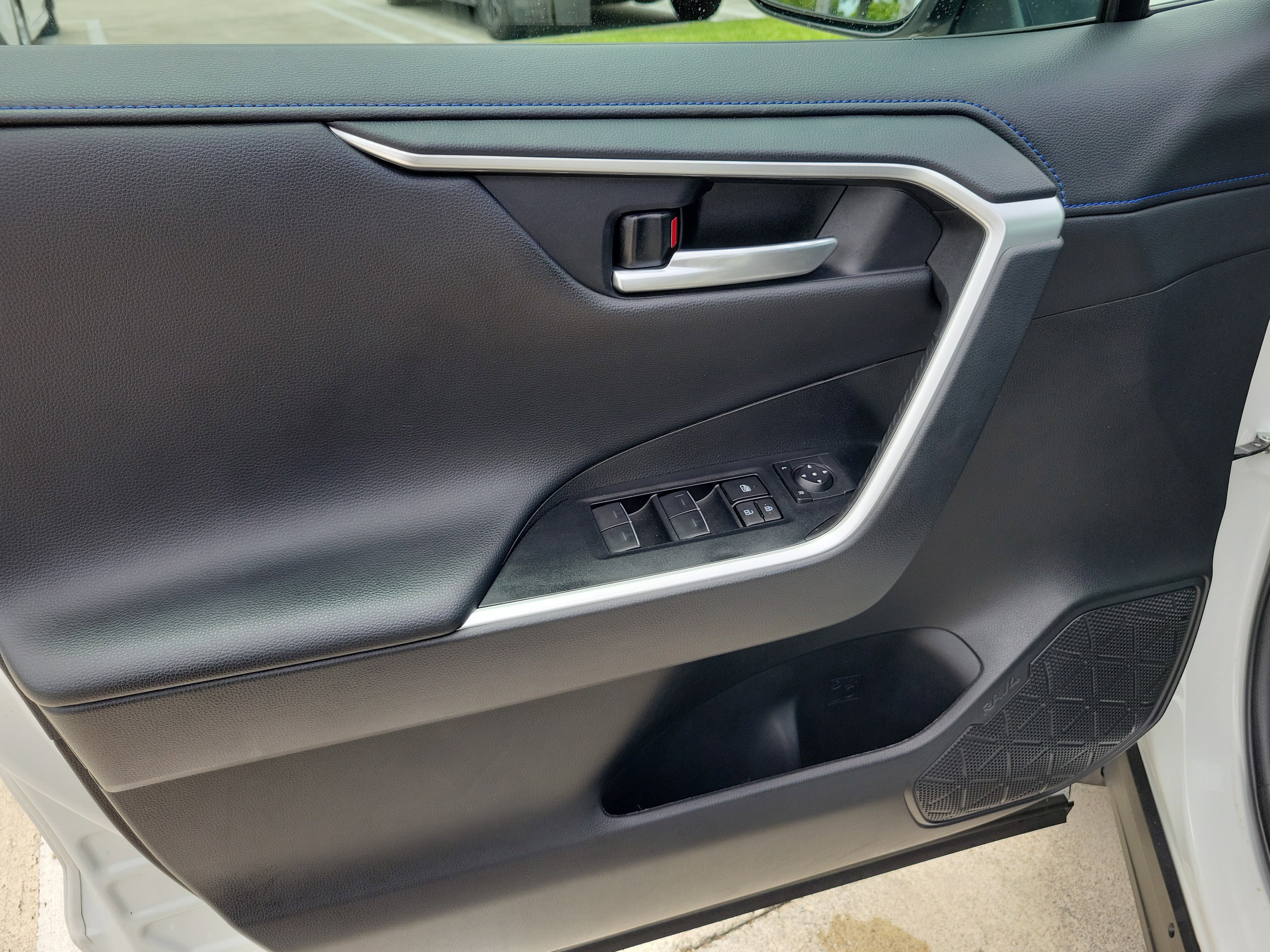 Certified 2024 Toyota RAV4 XSE AWD/4WD image 22