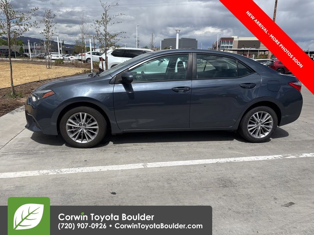 Used 2014 Toyota Corolla LE FWD image 2