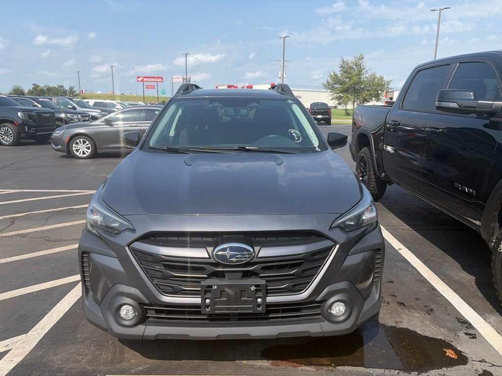 Used 2024 Subaru Outback Premium AWD/4WD image 2