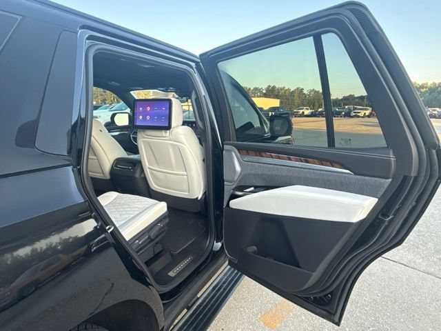 Used 2026 Cadillac Escalade Platinum Sport w/ LPO, ONYX Package AWD/4WD image 18