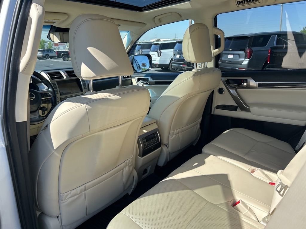 Used 2021 Lexus GX 460 Luxury w/ Accessory Package AWD/4WD image 39