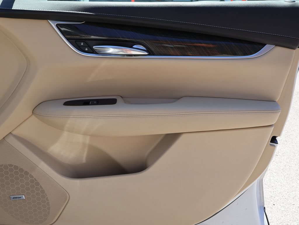 Used 2017 Cadillac XT5 FWD image 7