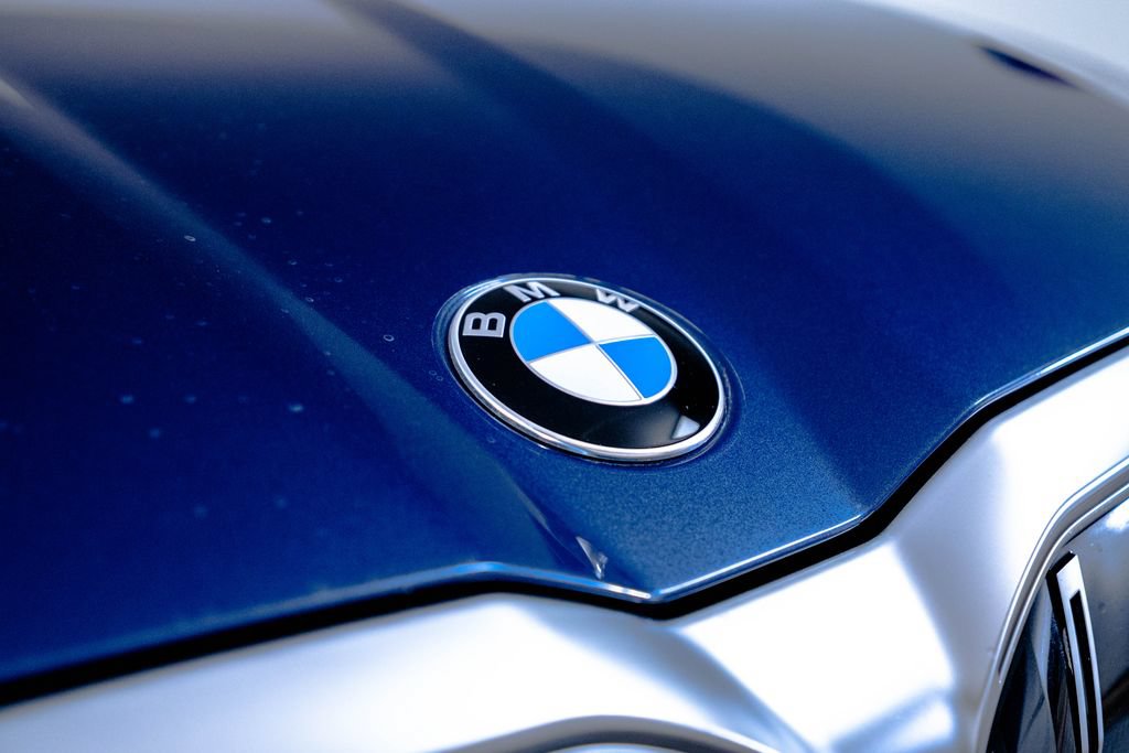 Used 2025 BMW 540i xDrive AWD/4WD image 16