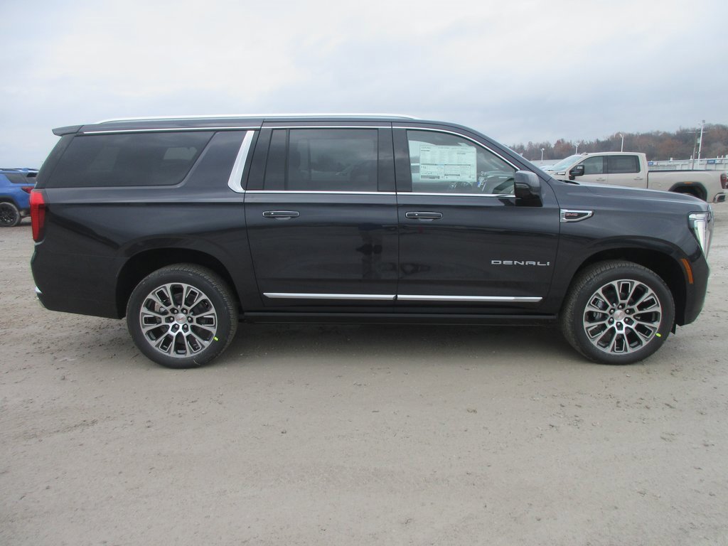New 2026 GMC Yukon XL Denali w/ Sun & Power Step Package image 3