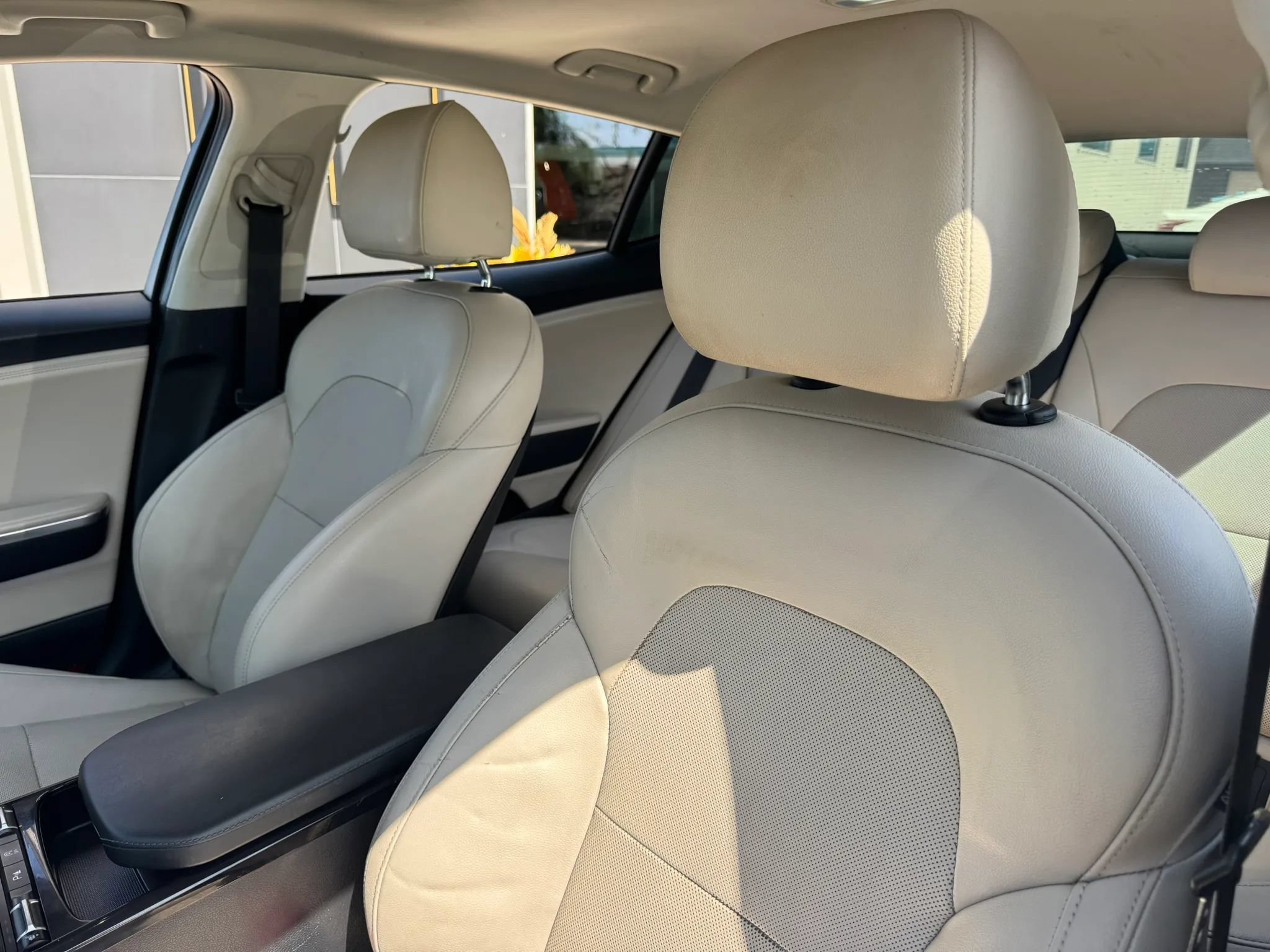 Used 2018 Kia Stinger Premium RWD image 15