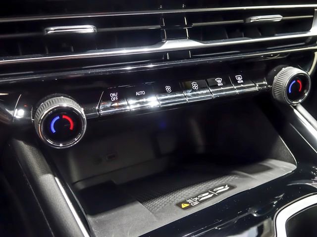 New 2026 Chevrolet Traverse LT w/ LPO, Floor Liner Package FWD image 18