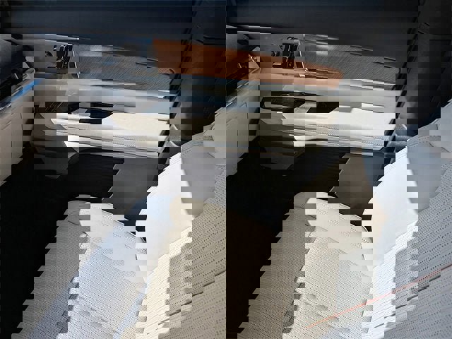 New 2026 Cadillac Vistiq Sport w/ LPO, Floor Liner Package image 18