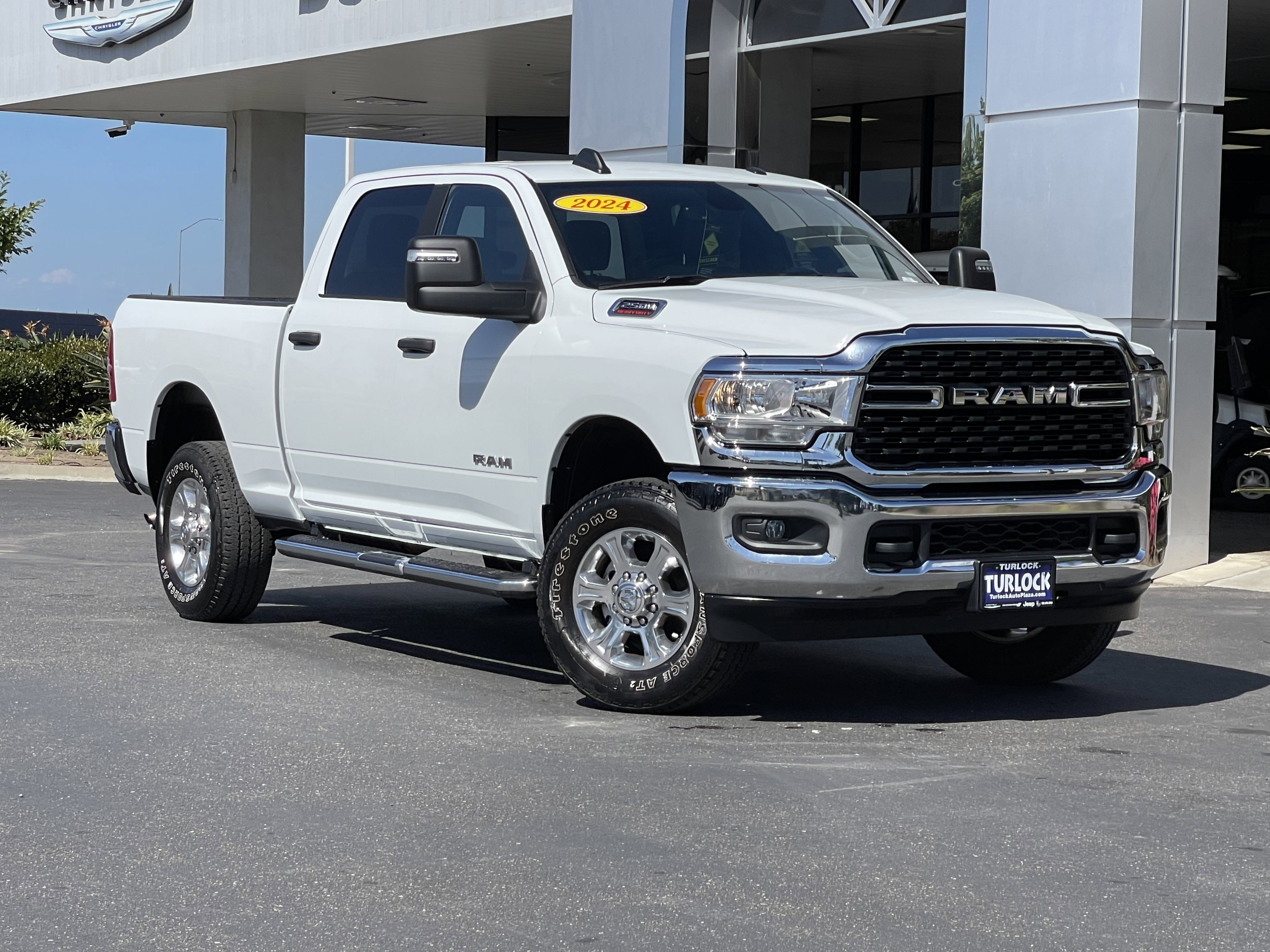 Used 2024 RAM 2500 Big Horn AWD/4WD image 1