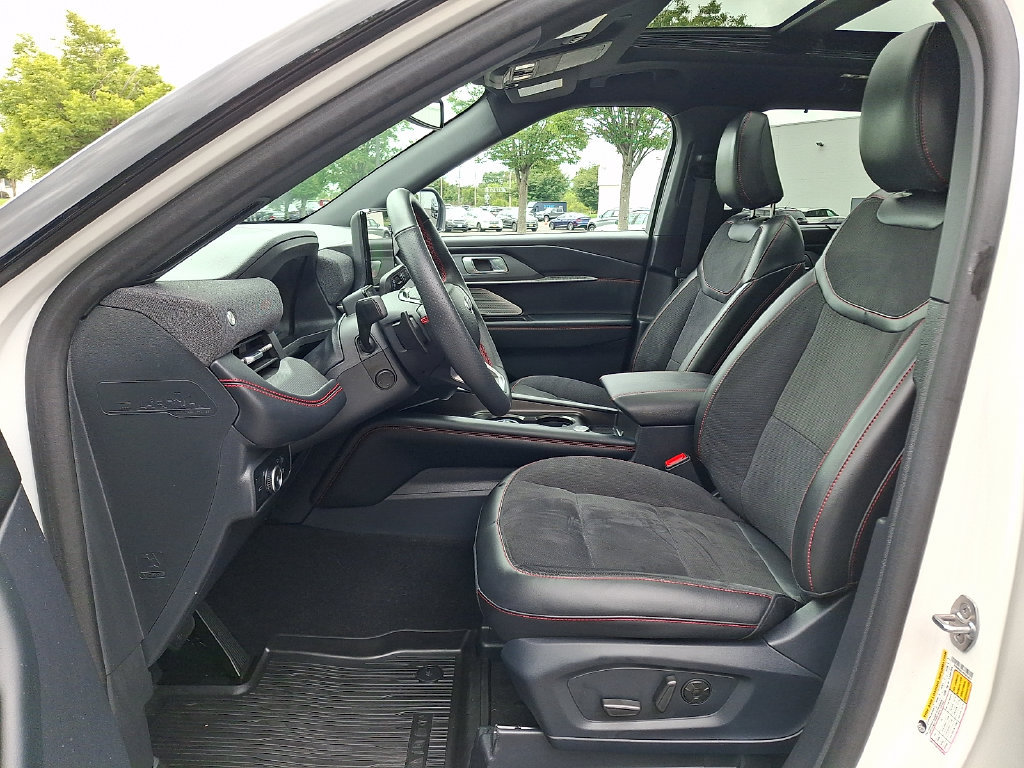 Certified 2025 Ford Explorer ST AWD/4WD image 15