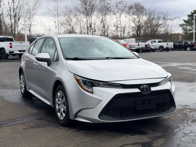 Used 2020 Toyota Corolla LE image 3