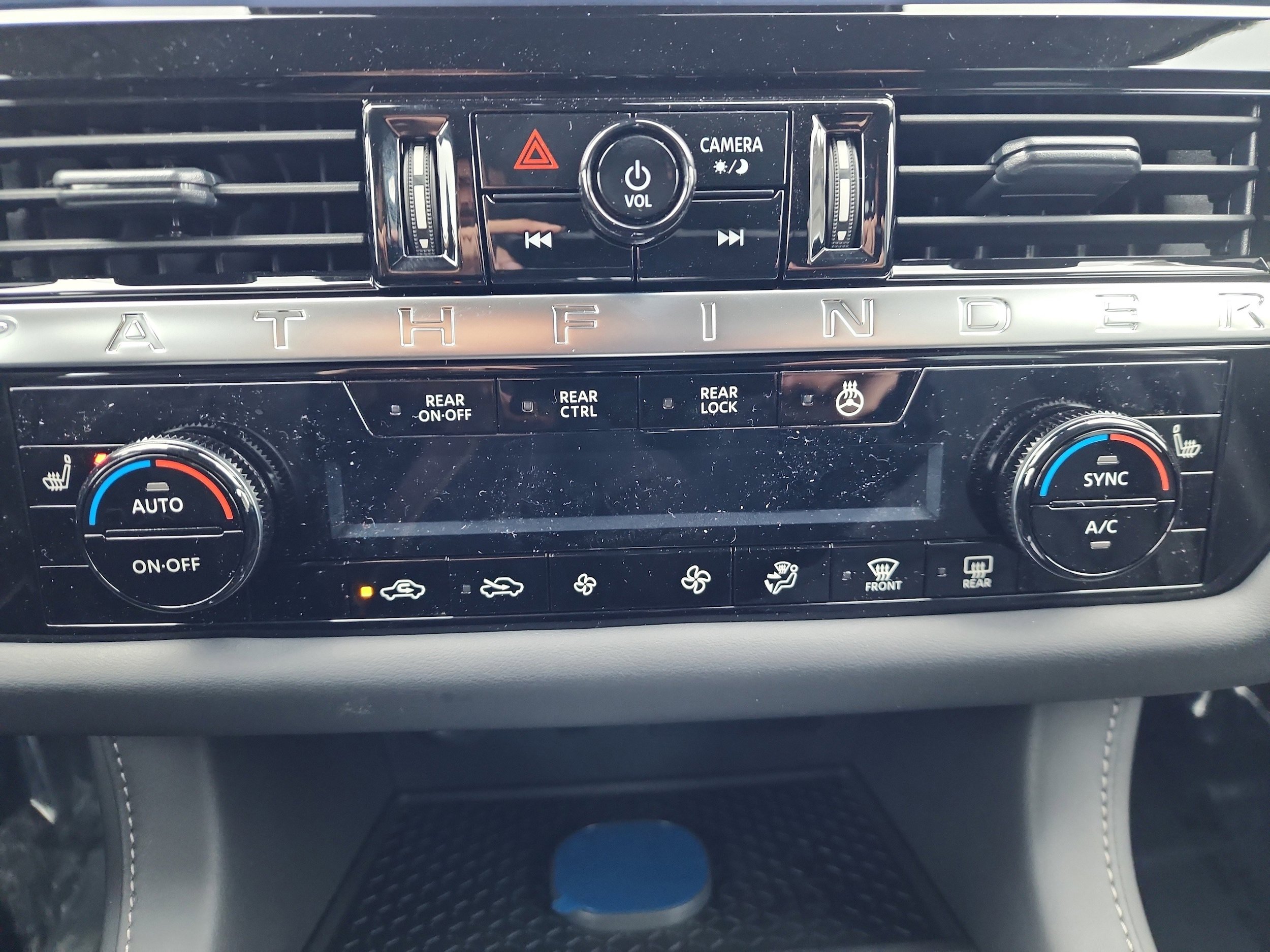 New 2026 Nissan Pathfinder SL image 15