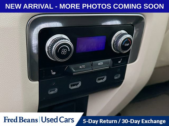 Used 2023 GMC Yukon XL Denali w/ Advanced Technology Package image 30