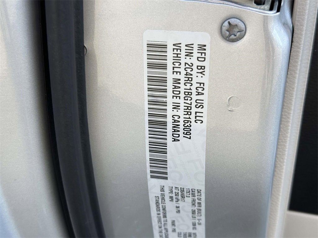 Used 2024 Chrysler Pacifica Touring-L image 26