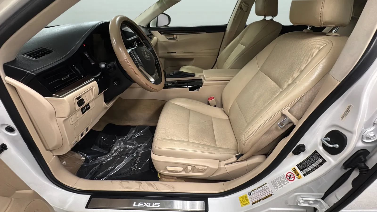 Used 2015 Lexus ES 350 w/ Luxury Package FWD image 20